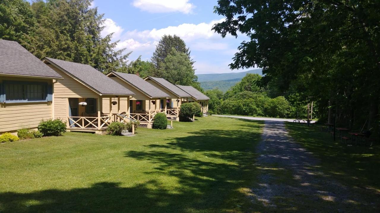 Serenity Motel Shaftsbury Экстерьер фото