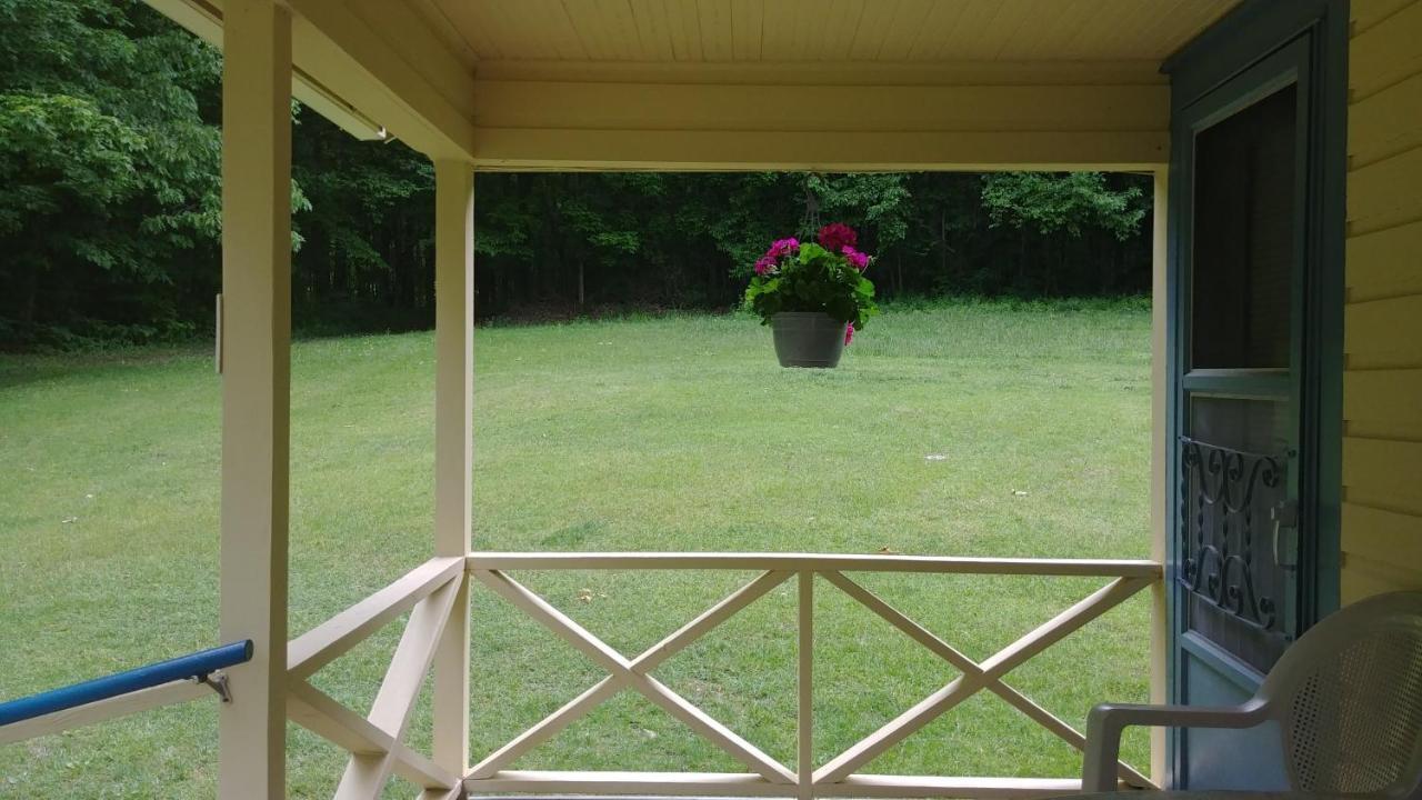 Serenity Motel Shaftsbury Экстерьер фото