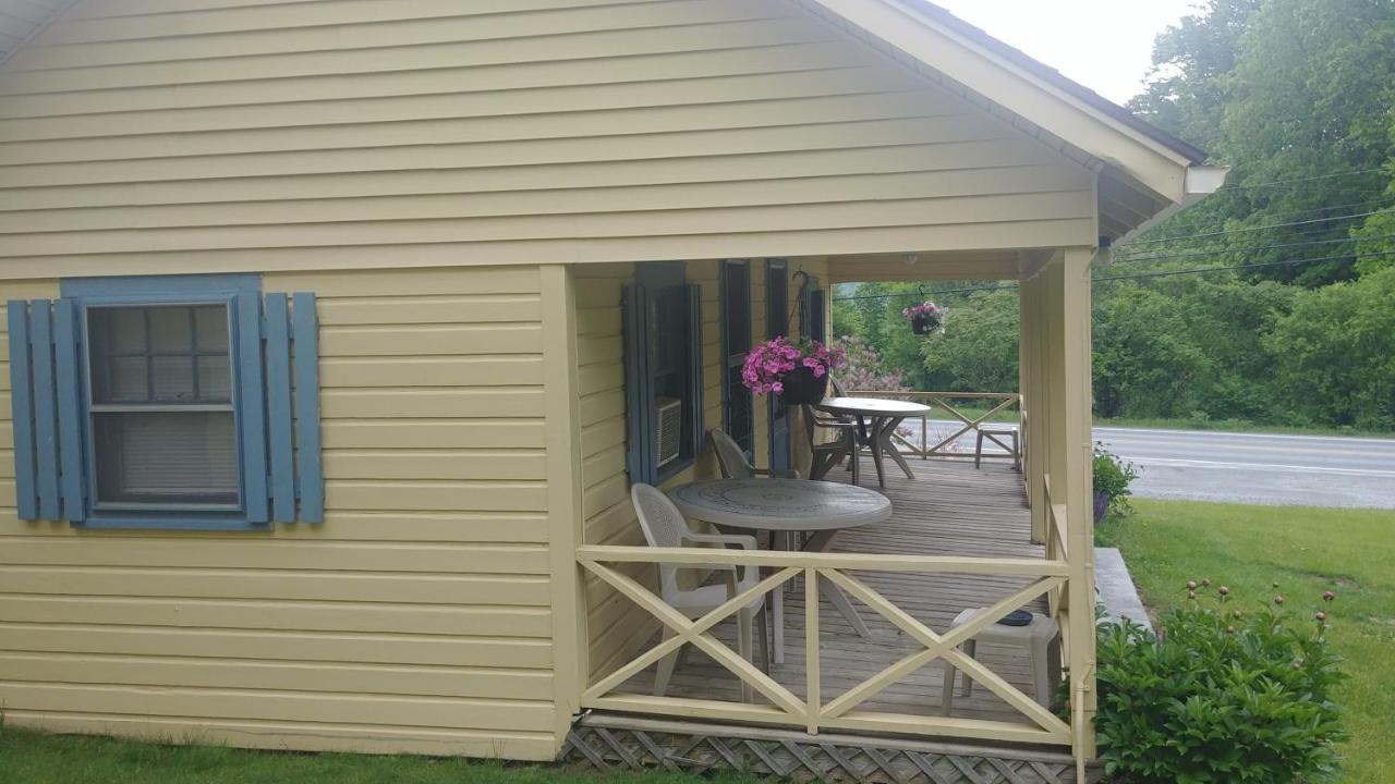 Serenity Motel Shaftsbury Экстерьер фото