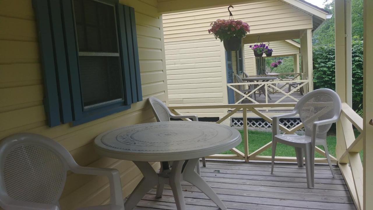 Serenity Motel Shaftsbury Экстерьер фото