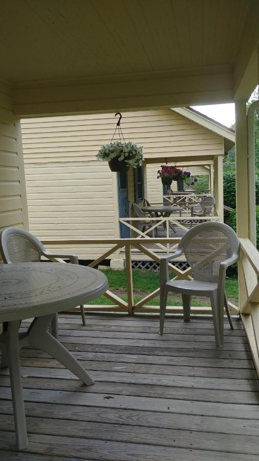 Serenity Motel Shaftsbury Экстерьер фото