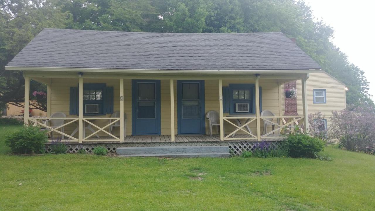 Serenity Motel Shaftsbury Экстерьер фото