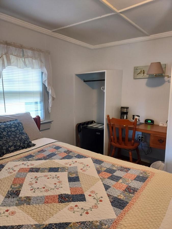Serenity Motel Shaftsbury Экстерьер фото