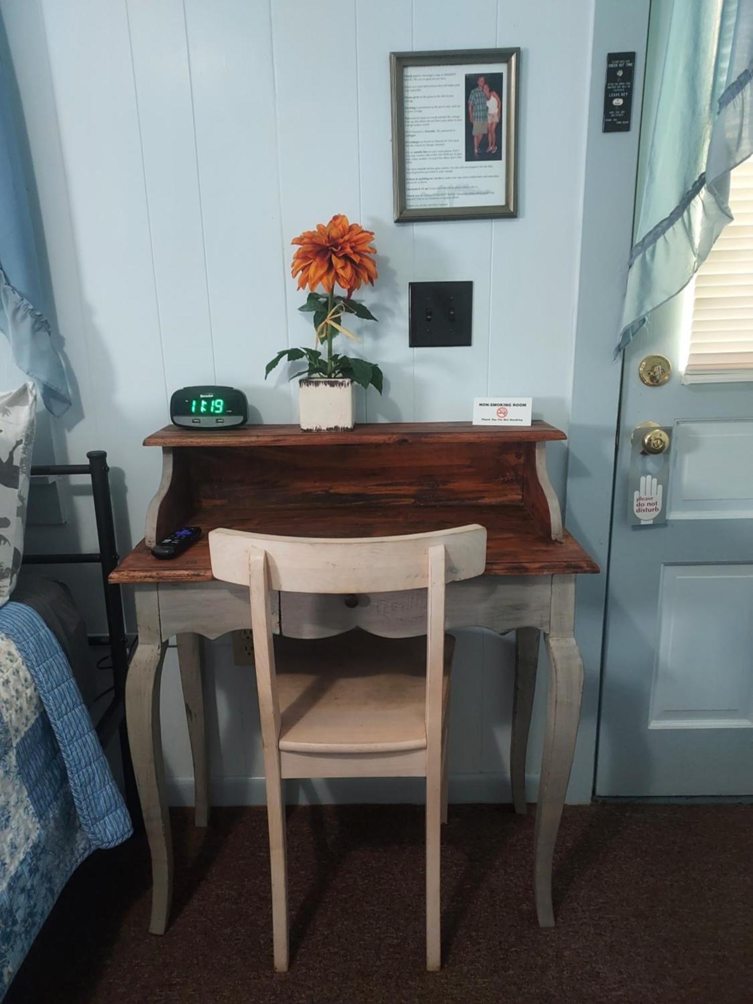 Serenity Motel Shaftsbury Экстерьер фото