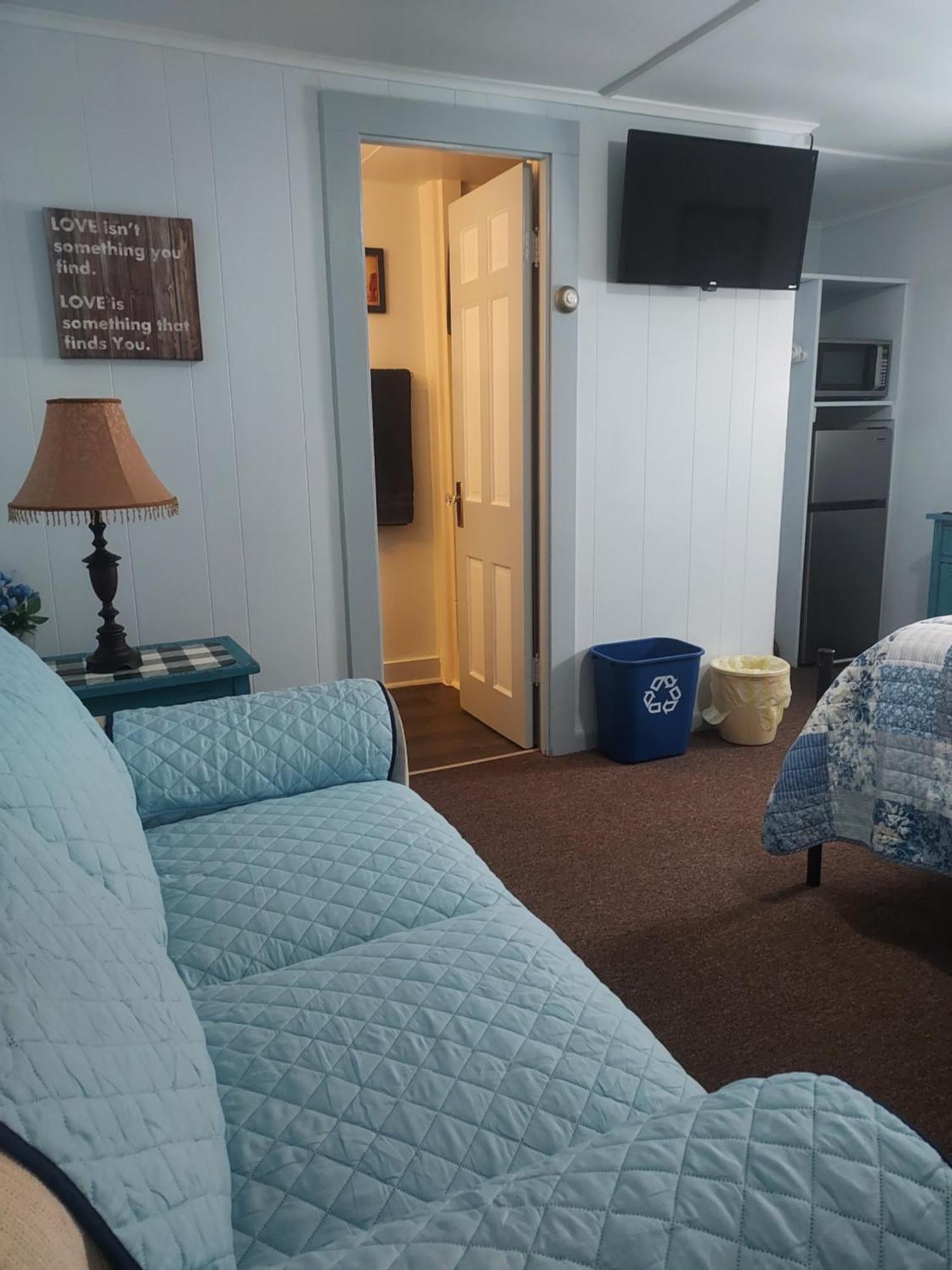 Serenity Motel Shaftsbury Экстерьер фото