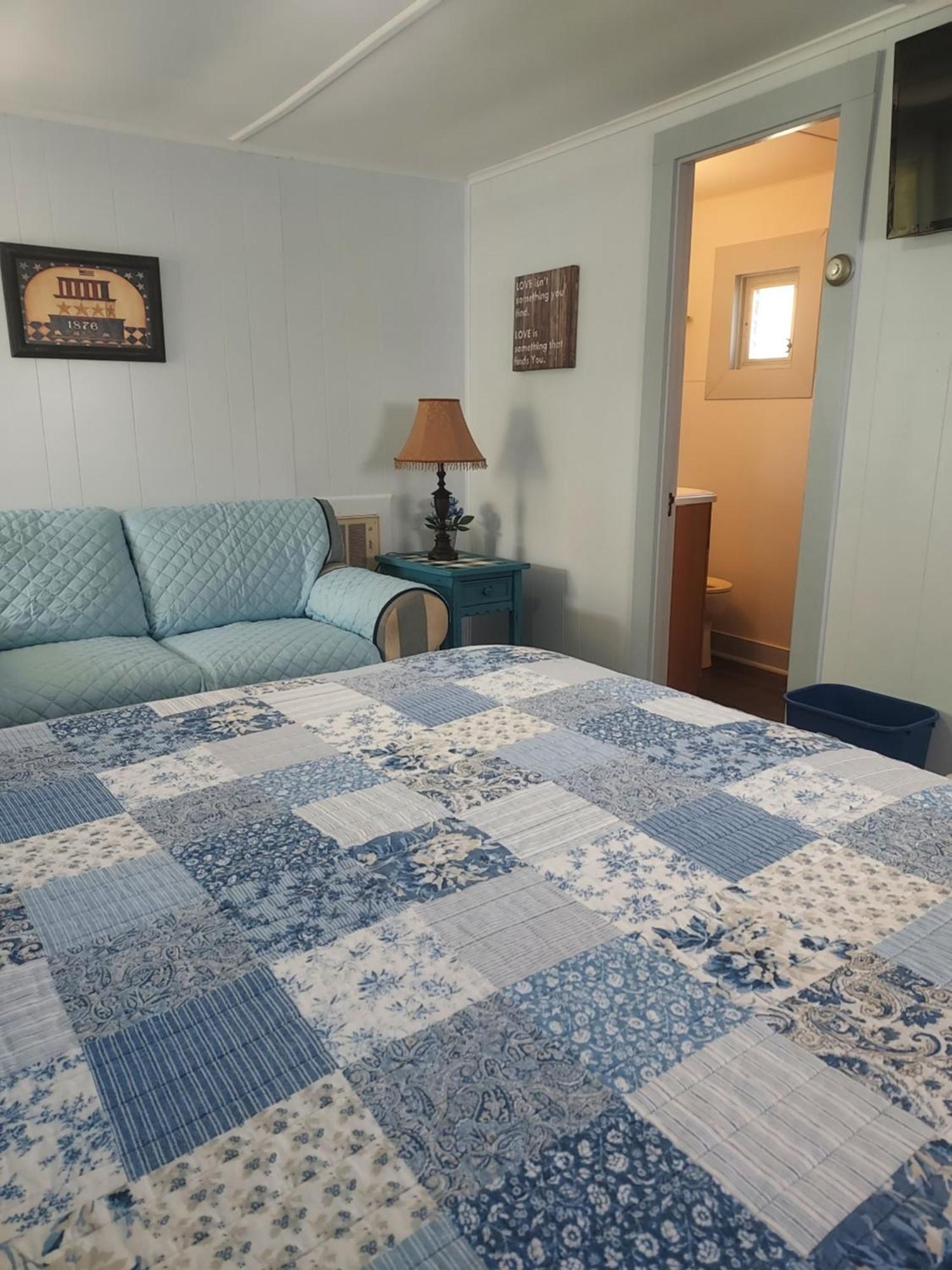 Serenity Motel Shaftsbury Экстерьер фото