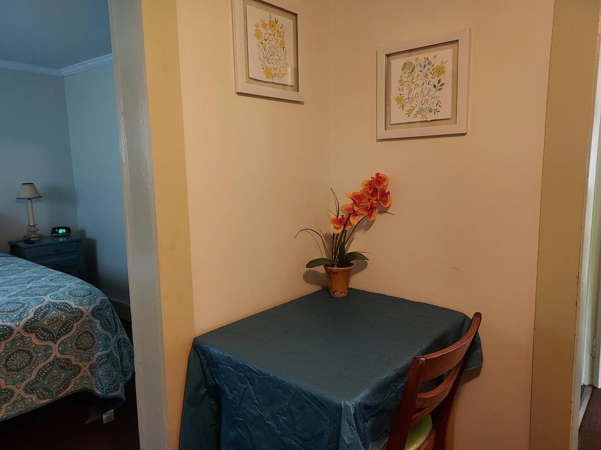 Serenity Motel Shaftsbury Экстерьер фото