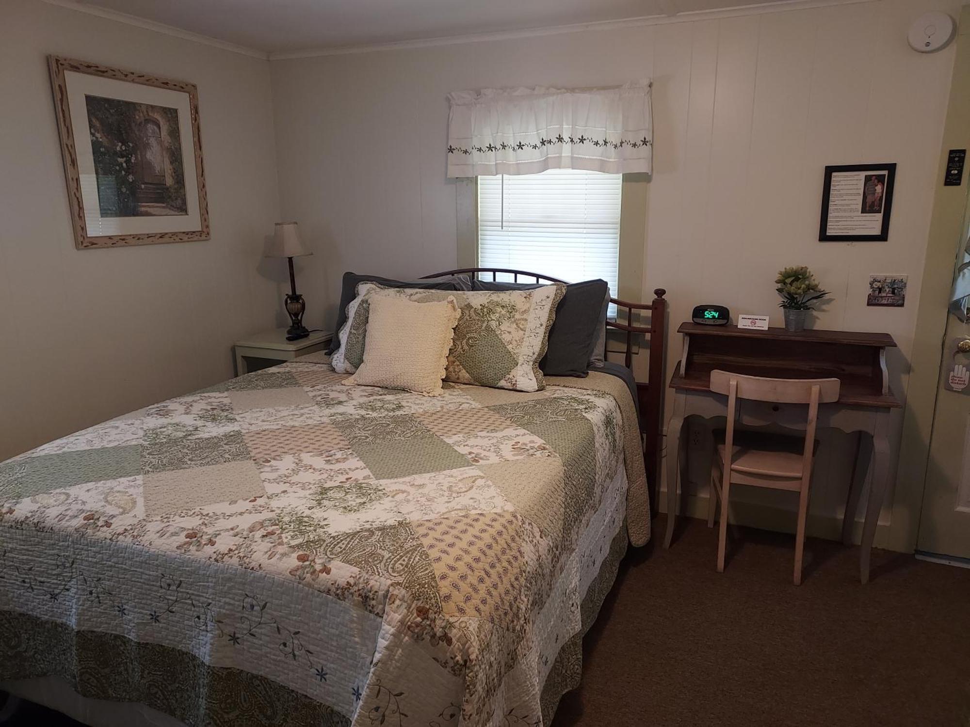 Serenity Motel Shaftsbury Экстерьер фото