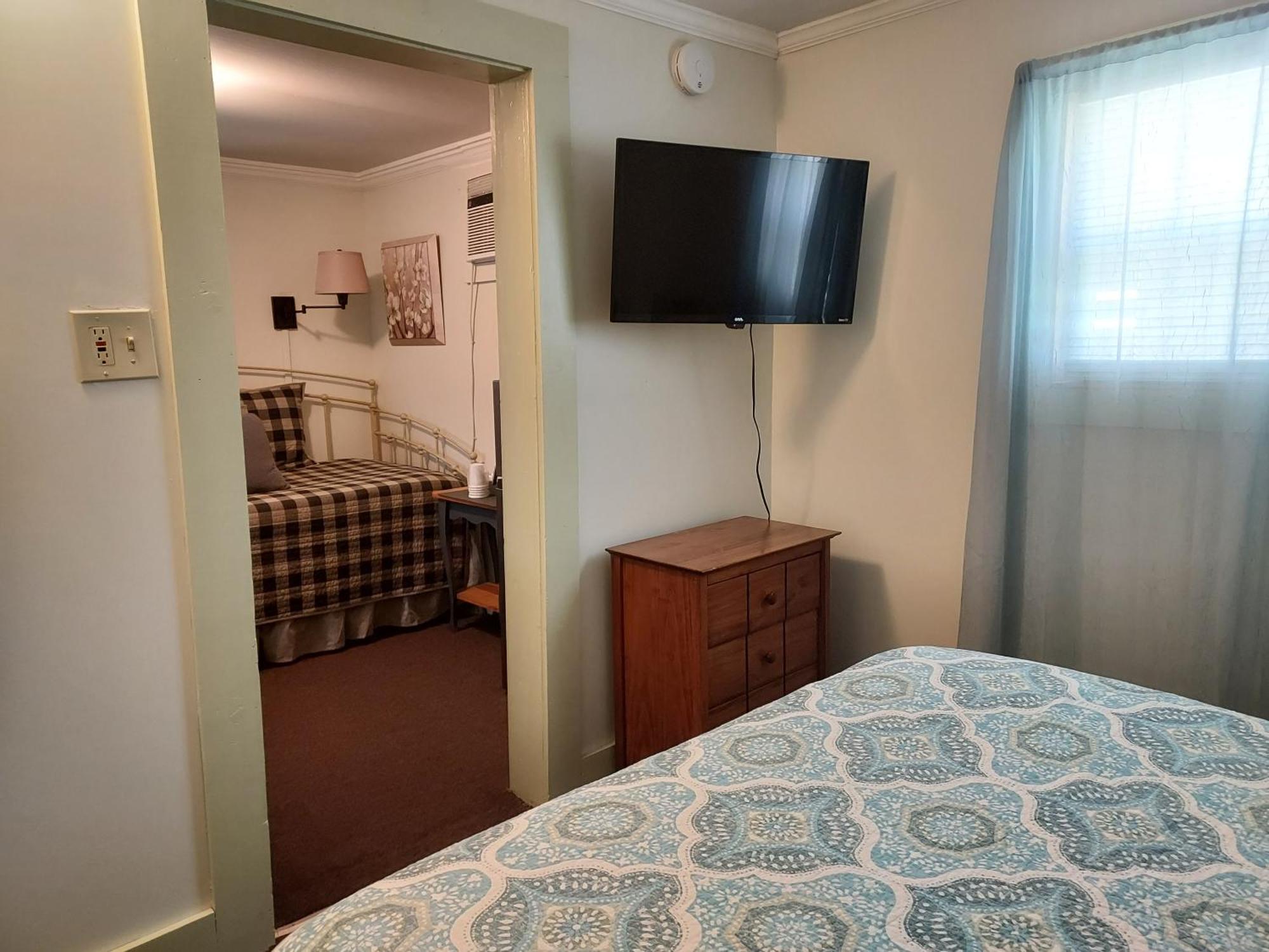 Serenity Motel Shaftsbury Экстерьер фото